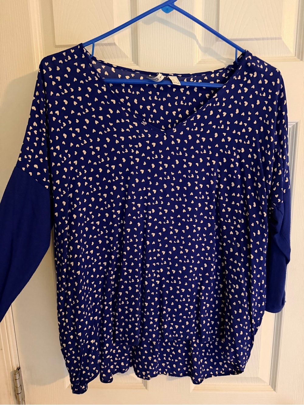 Women’s Blue Heart Print V-Neck Top - Picture 1 of 4